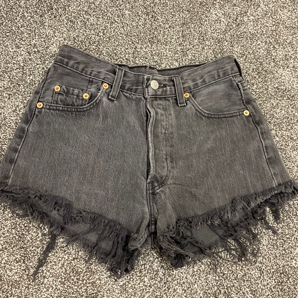Levi’s size 25 black denim shorts